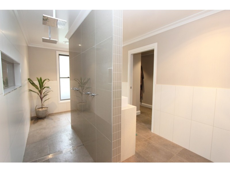 8 Phillip Street, Llanarth NSW 2795