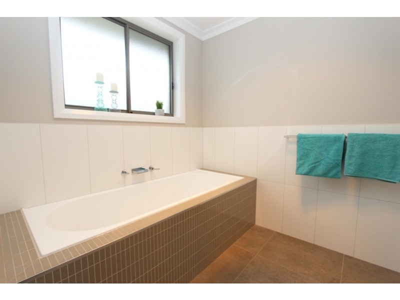 8 Phillip Street, Llanarth NSW 2795