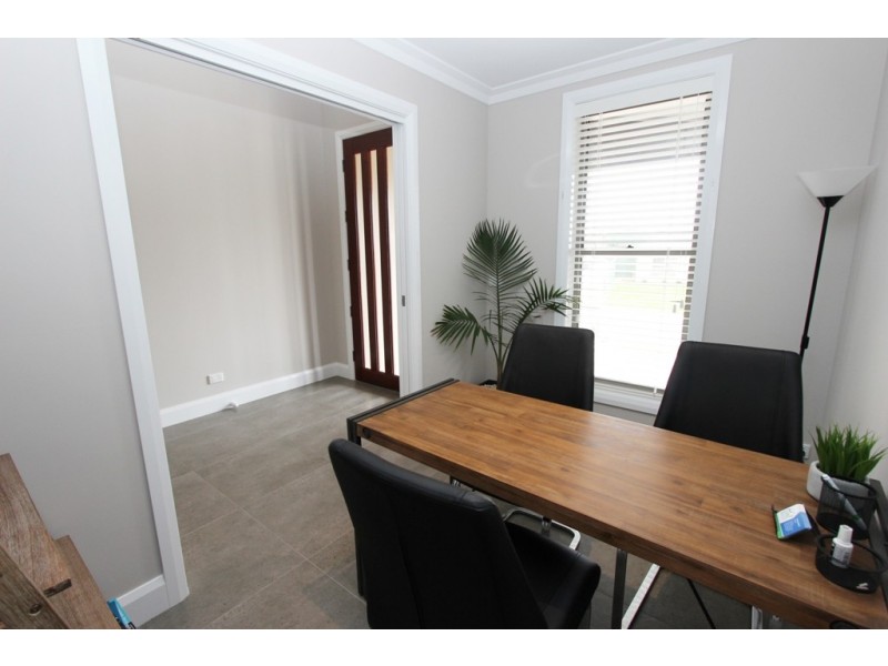 8 Phillip Street, Llanarth NSW 2795