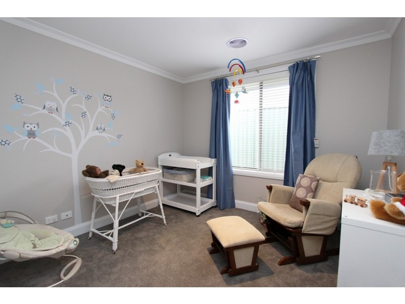 8 Phillip Street, Llanarth NSW 2795