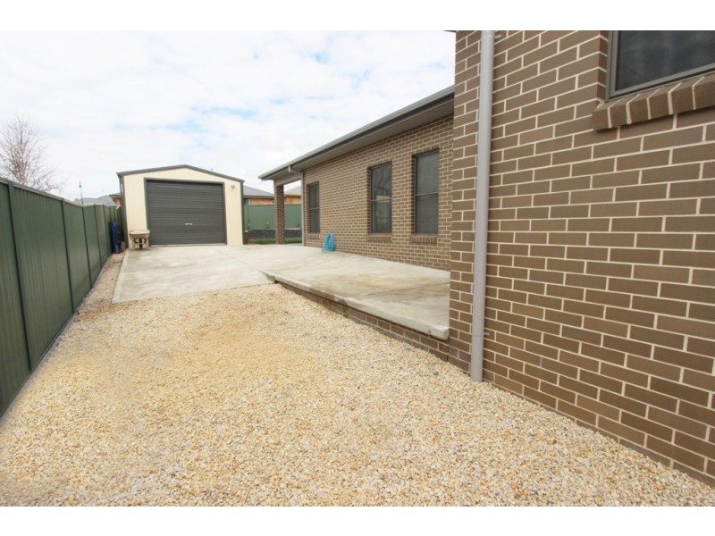 8 Phillip Street, Llanarth NSW 2795