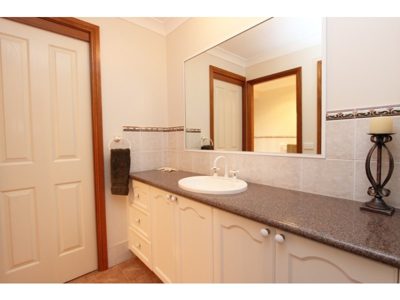 11 Rosemont Ave, Kelso NSW 2795