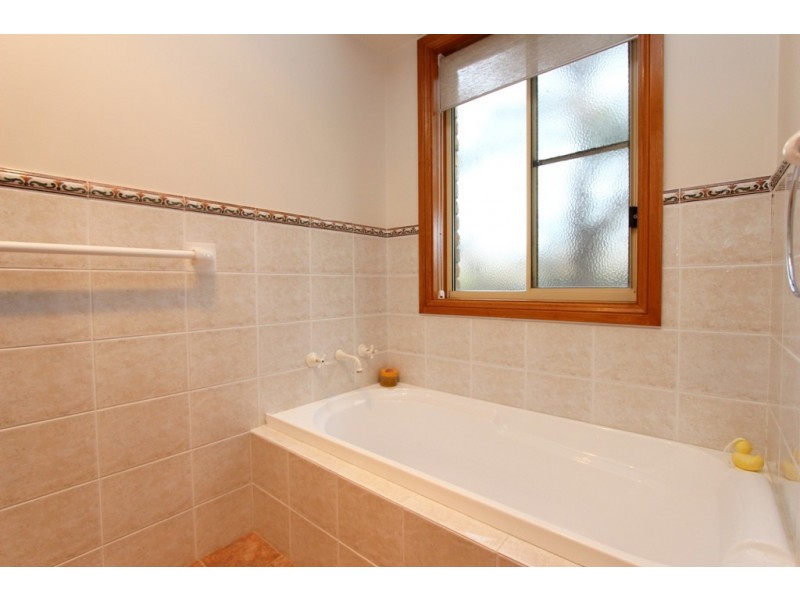 11 Rosemont Ave, Kelso NSW 2795