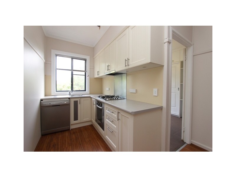 12 Tremain Ave, Bathurst NSW 2795