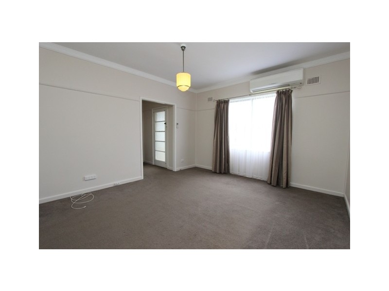 12 Tremain Ave, Bathurst NSW 2795
