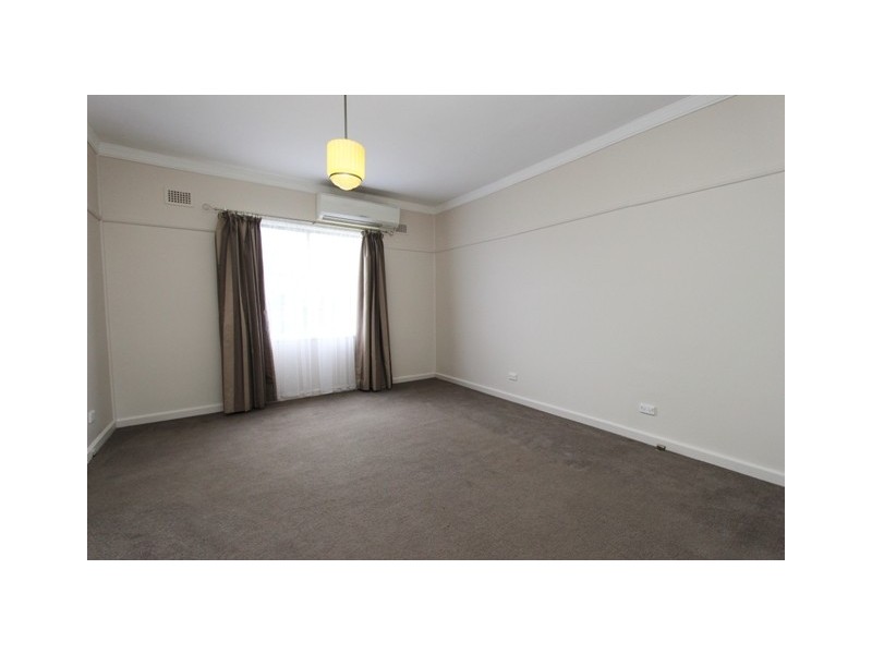 12 Tremain Ave, Bathurst NSW 2795