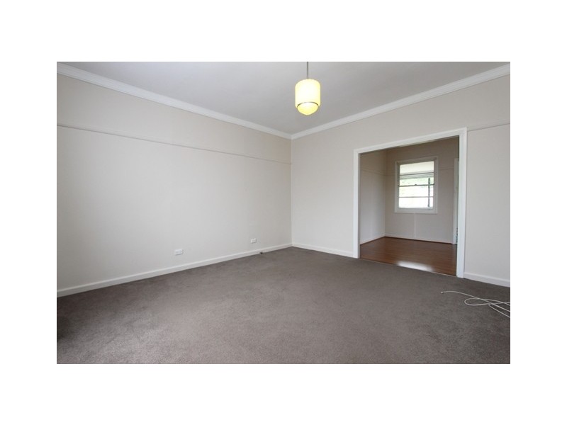 12 Tremain Ave, Bathurst NSW 2795