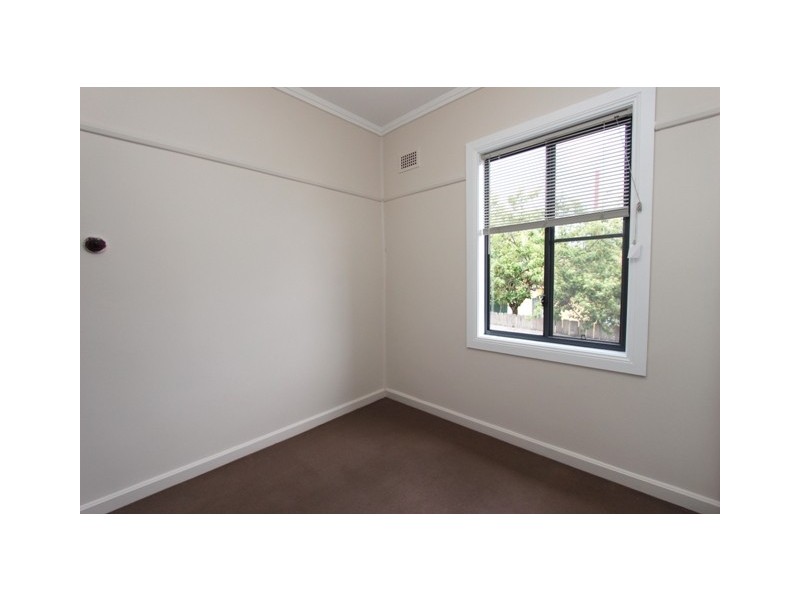 12 Tremain Ave, Bathurst NSW 2795