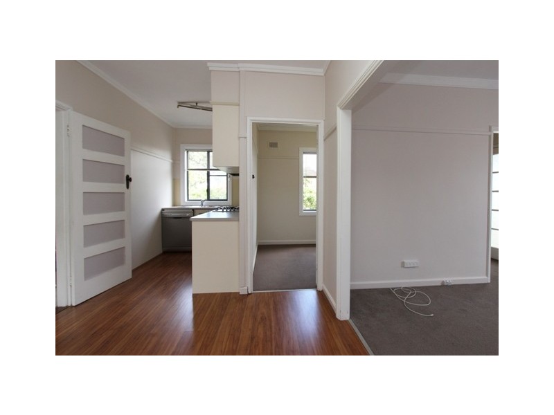 12 Tremain Ave, Bathurst NSW 2795