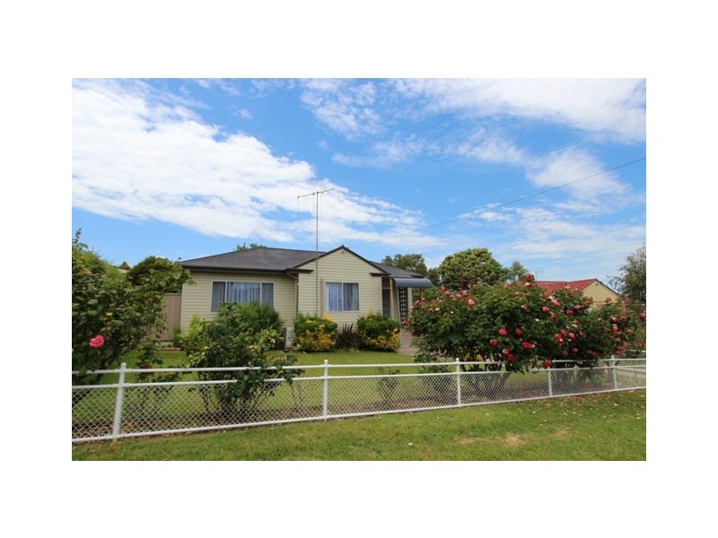 12 Tremain Ave, Bathurst NSW 2795