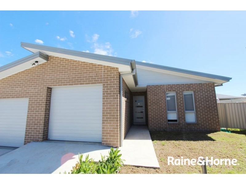 4/40 Wentworth Drive, Kelso NSW 2795