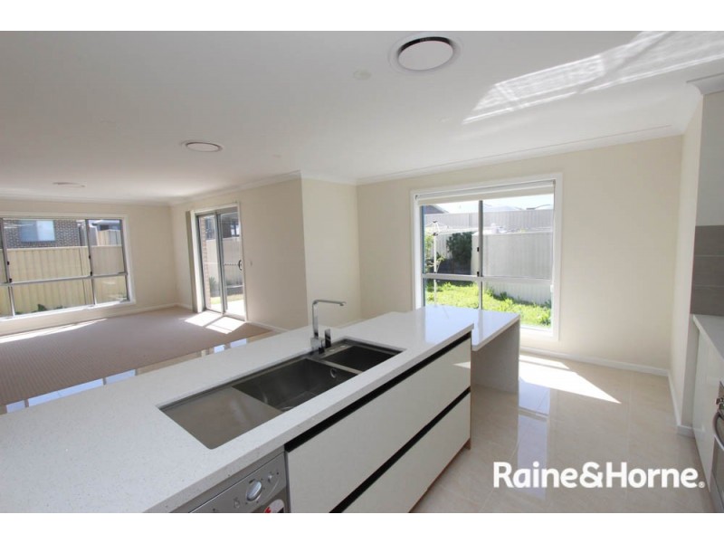 4/40 Wentworth Drive, Kelso NSW 2795