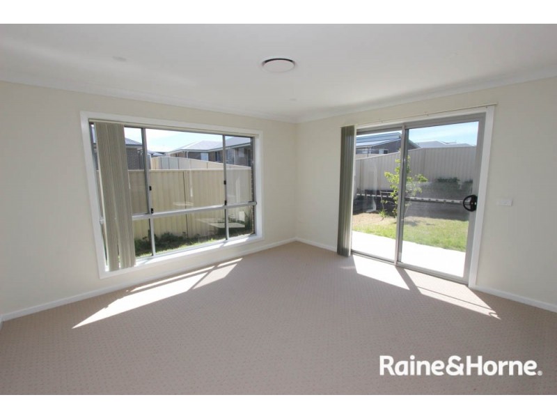 4/40 Wentworth Drive, Kelso NSW 2795