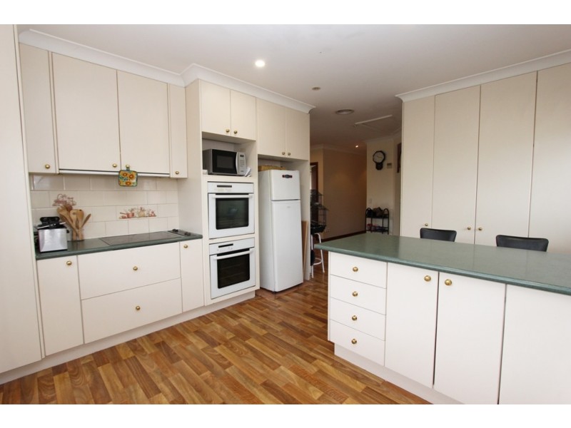 15 McKell Street, West Bathurst NSW 2795