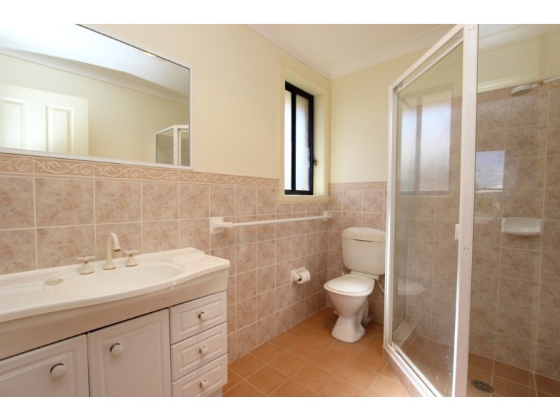 16 McCarthy Close, Eglinton NSW 2795