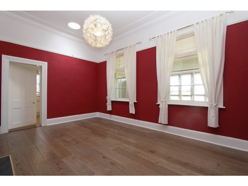 24 Torch Street, Bathurst NSW 2795