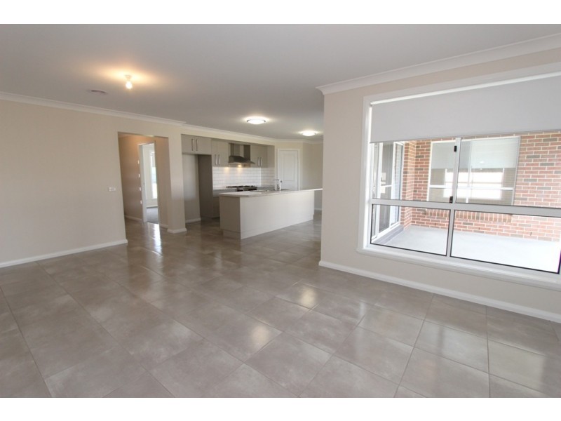 4 Cusick Street, Eglinton NSW 2795