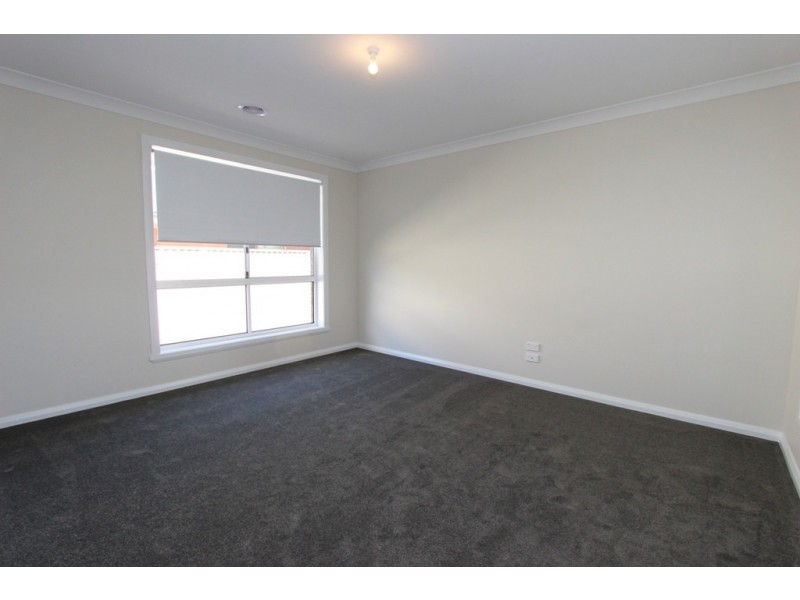 4 Cusick Street, Eglinton NSW 2795