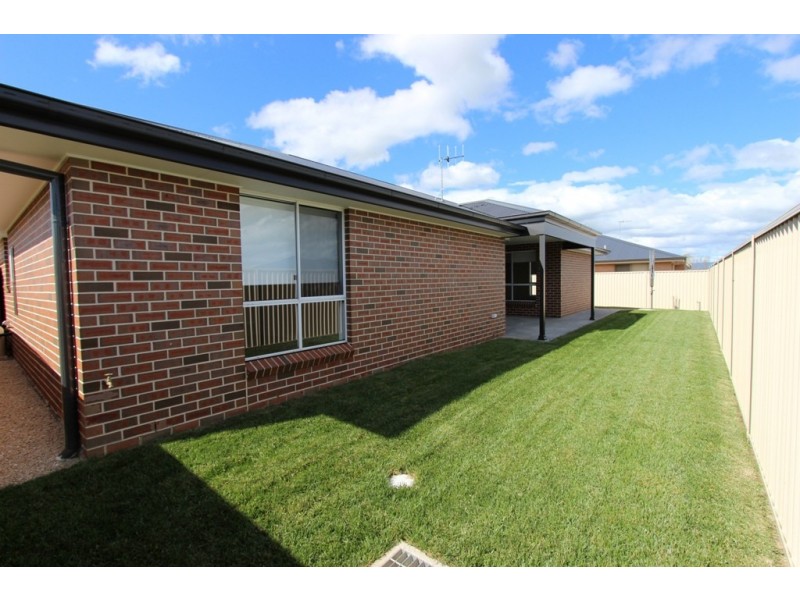 4 Cusick Street, Eglinton NSW 2795