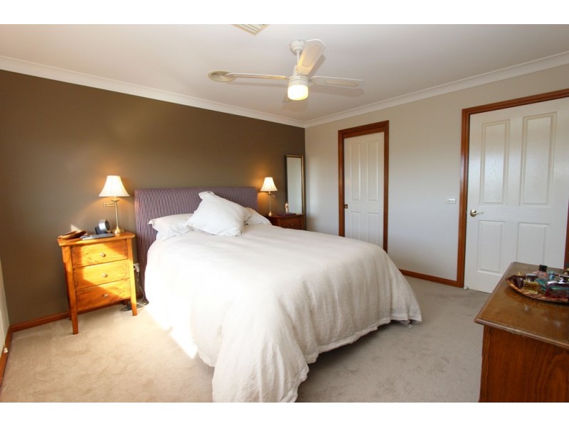 10 Sherman Place, Llanarth NSW 2795