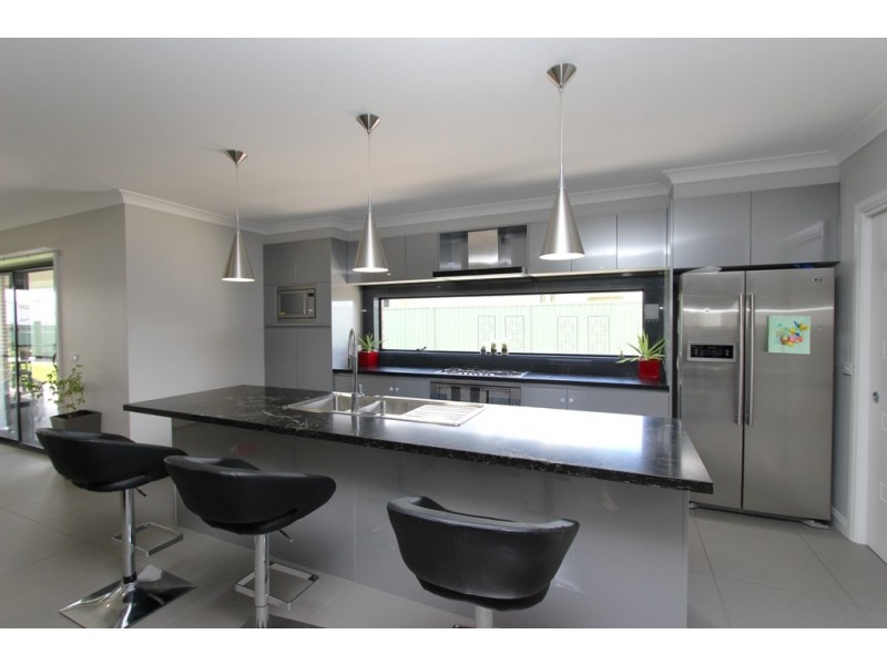 6 Knight Place, Llanarth NSW 2795