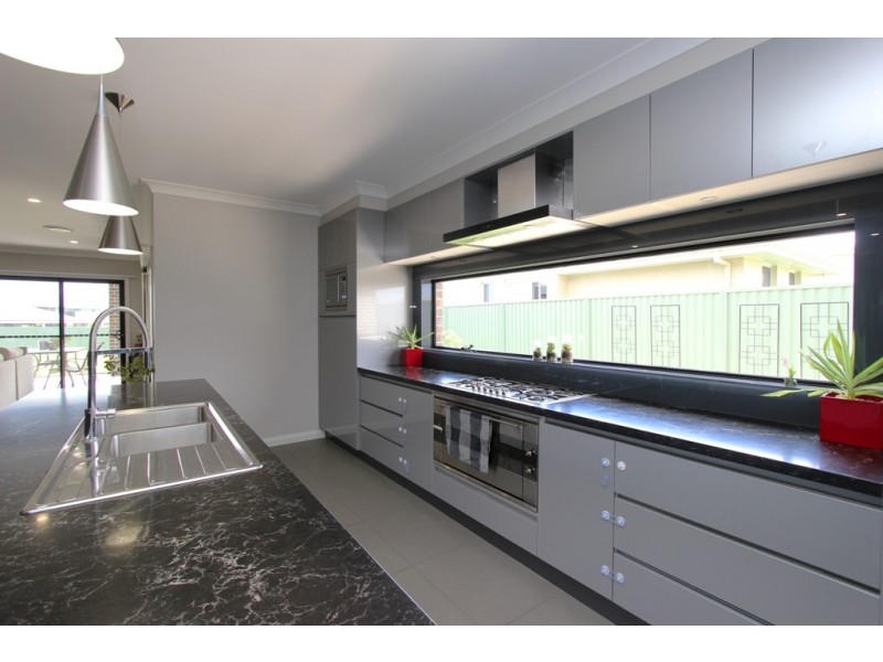 6 Knight Place, Llanarth NSW 2795