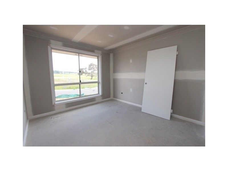 26 Governors Parade, Windradyne NSW 2795