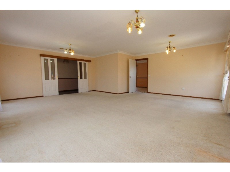 64 Lorimer Street, Llanarth NSW 2795