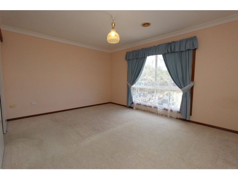 64 Lorimer Street, Llanarth NSW 2795