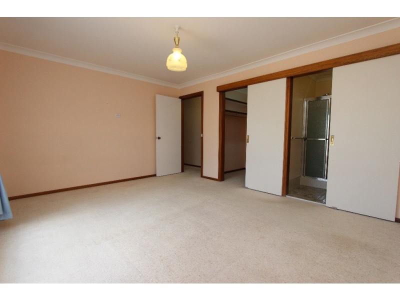 64 Lorimer Street, Llanarth NSW 2795