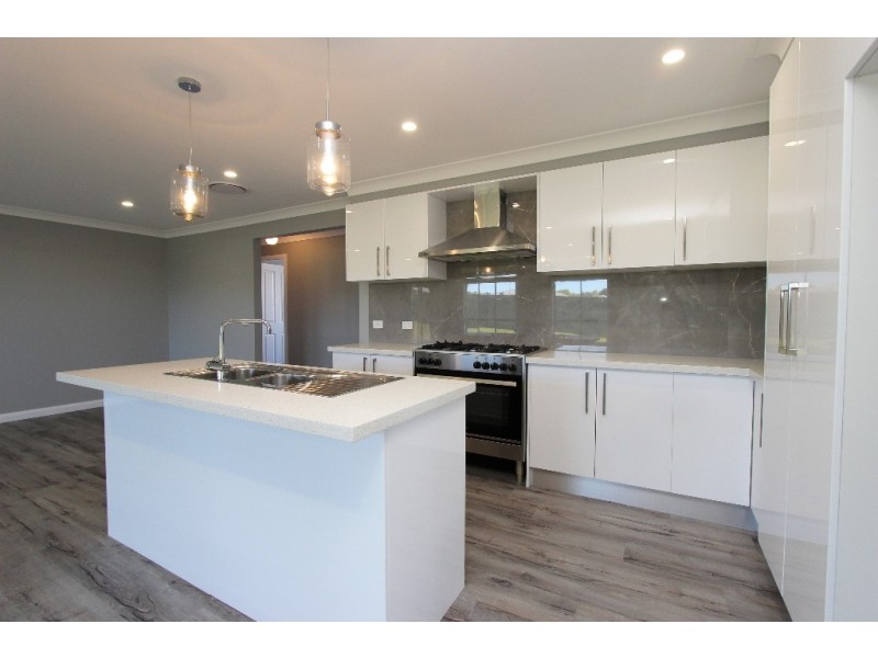 10 Twynam Street, Windradyne NSW 2795