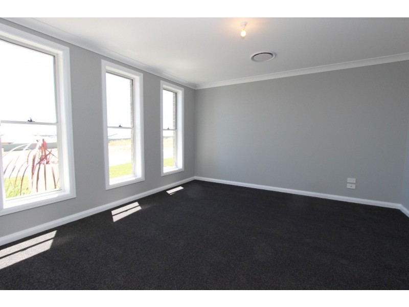 10 Twynam Street, Windradyne NSW 2795