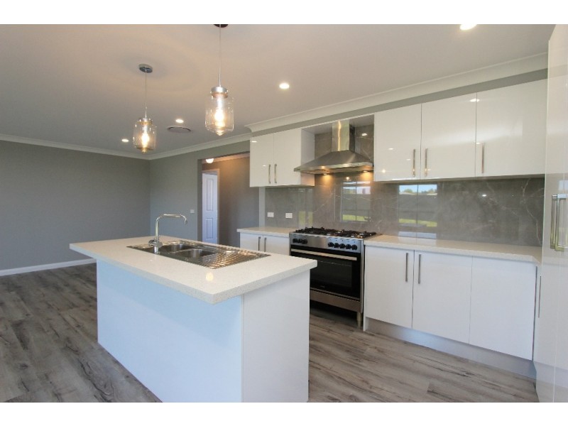 10 Twynam Street, Windradyne NSW 2795