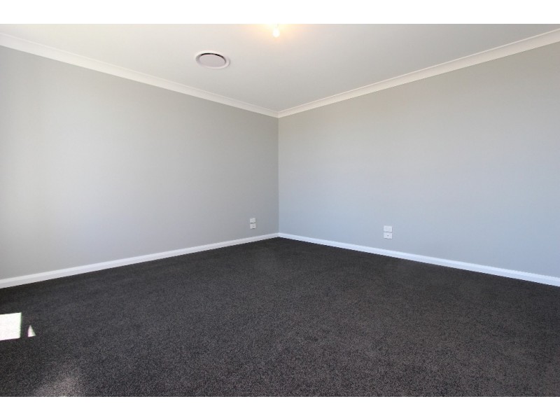 10 Twynam Street, Windradyne NSW 2795