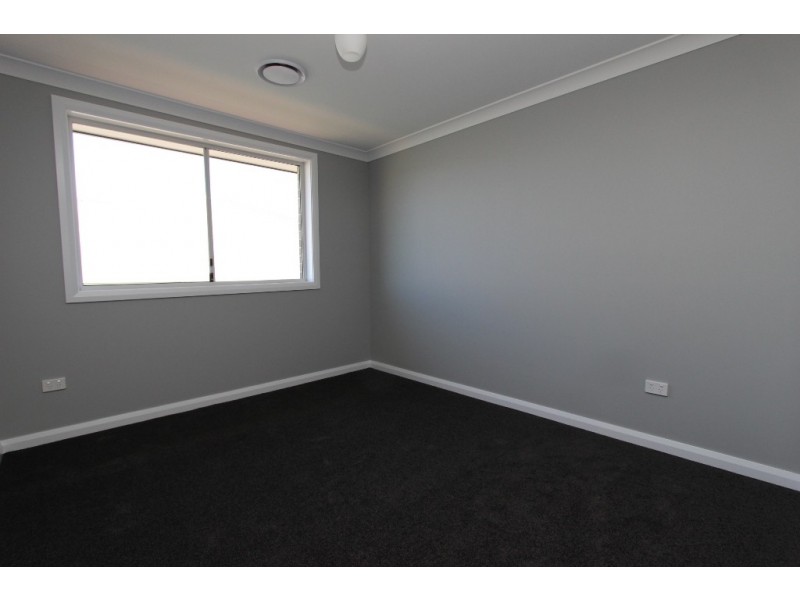 10 Twynam Street, Windradyne NSW 2795