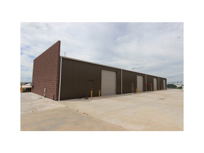65 Corporation Ave, Bathurst NSW 2795