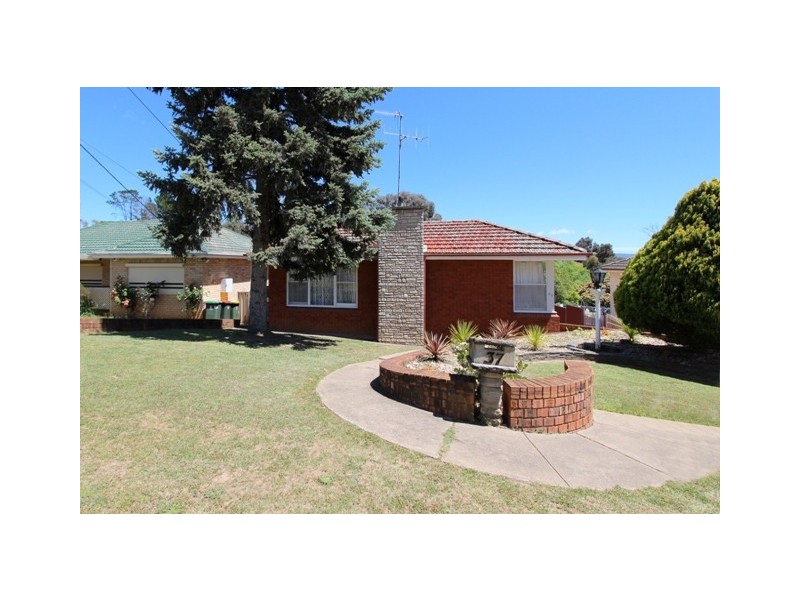 37 Edgell Street, Bathurst NSW 2795