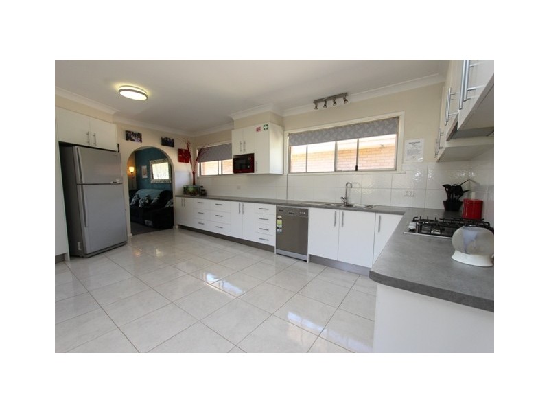 37 Edgell Street, Bathurst NSW 2795