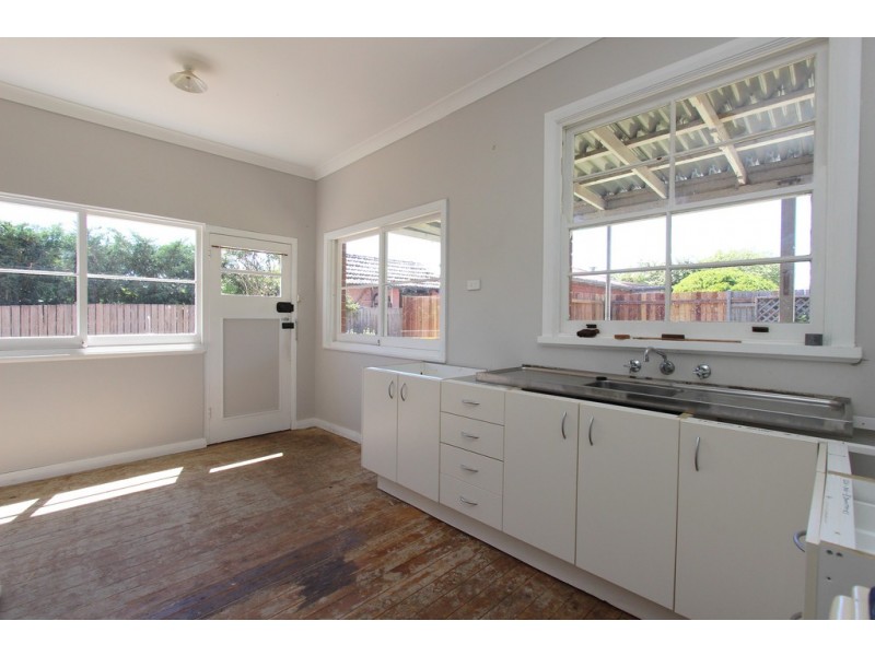 90 Mitre Street, Bathurst NSW 2795