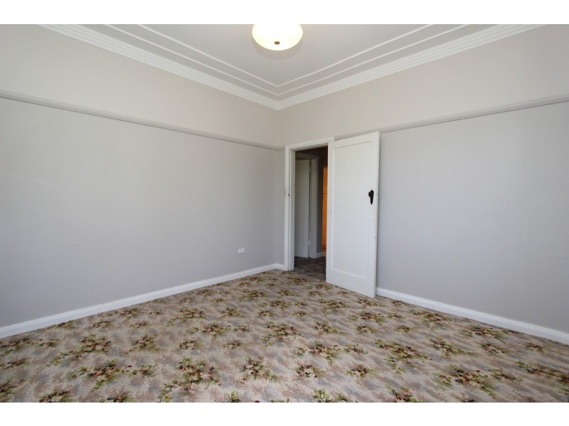 90 Mitre Street, Bathurst NSW 2795