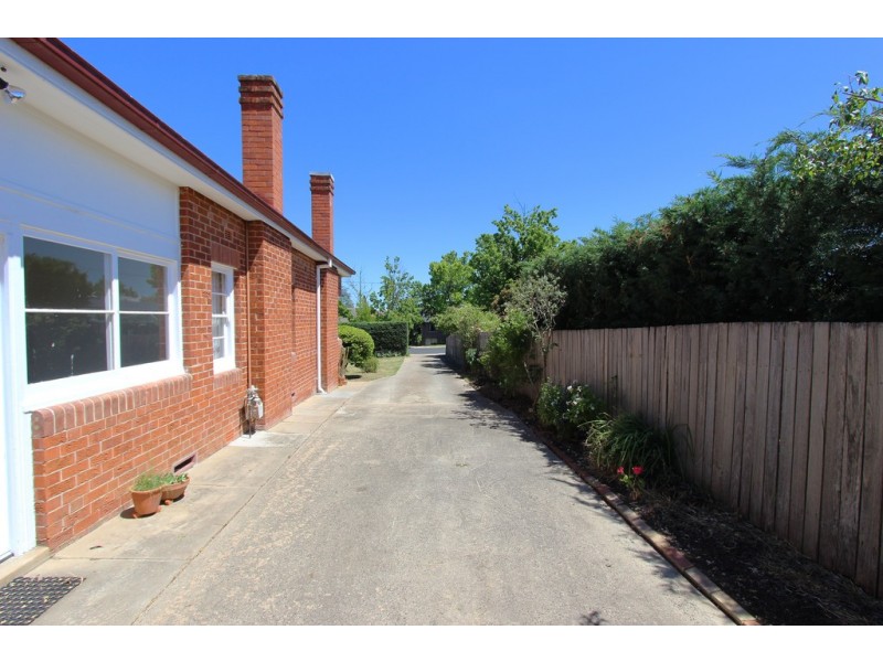 90 Mitre Street, Bathurst NSW 2795