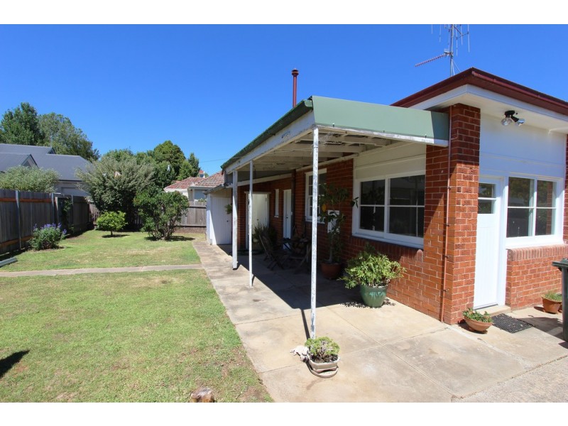 90 Mitre Street, Bathurst NSW 2795