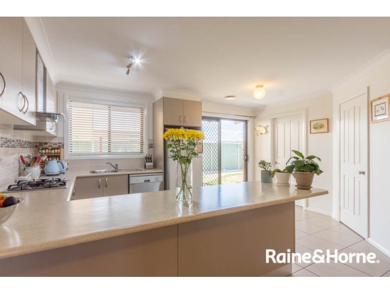2 Hobson Close, Eglinton NSW 2795