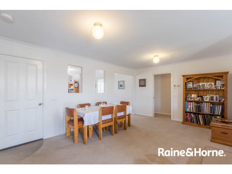 2 Hobson Close, Eglinton NSW 2795