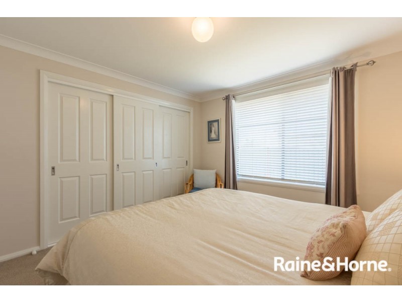 2 Hobson Close, Eglinton NSW 2795