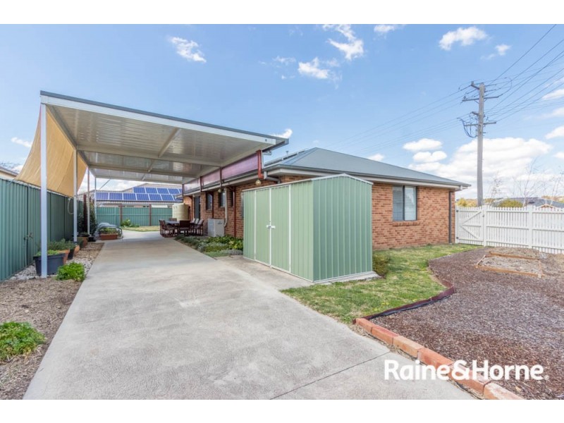 2 Hobson Close, Eglinton NSW 2795