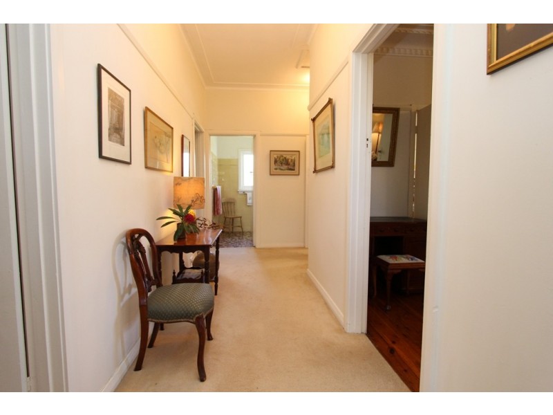 128 Mitre Street, Bathurst NSW 2795