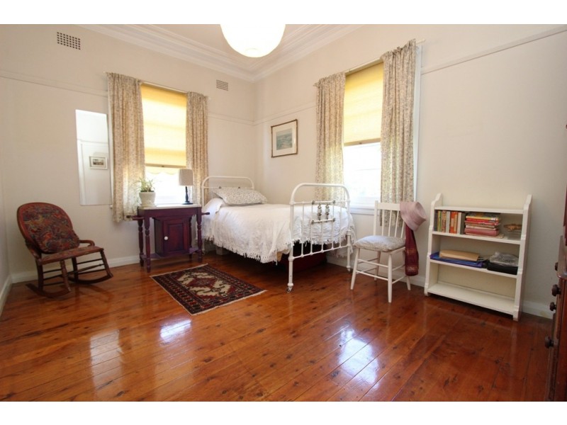 128 Mitre Street, Bathurst NSW 2795