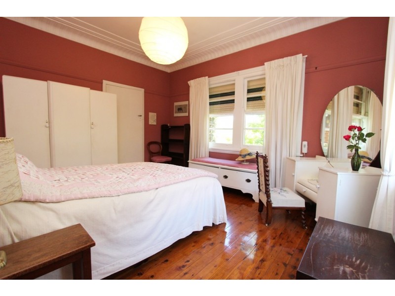 128 Mitre Street, Bathurst NSW 2795