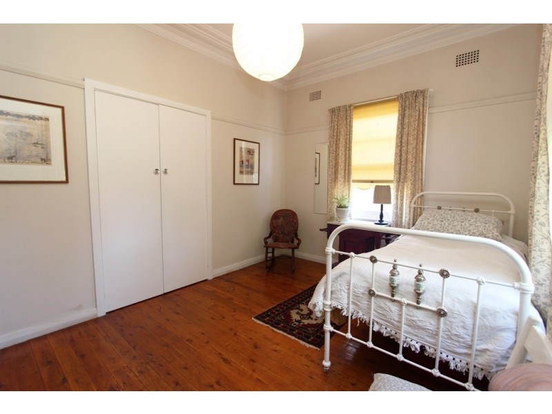 128 Mitre Street, Bathurst NSW 2795